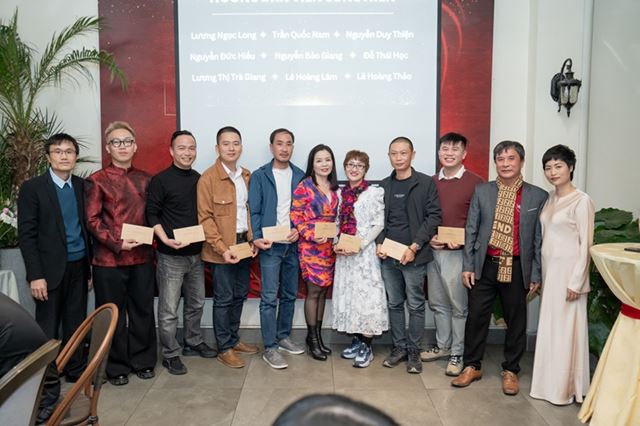 Warm connections at the appreciation dinner.