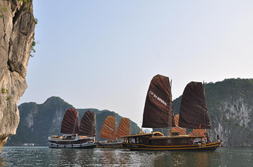 Private cruise in Halong Bay