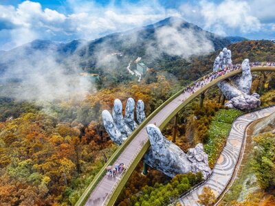 Medio día explora el puente de Oro (Puente de mano) en la colina de Bana