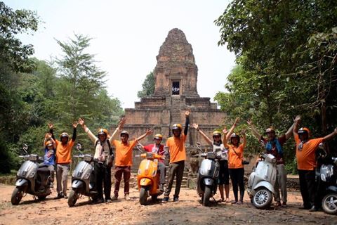 Vespa tour in Angkor