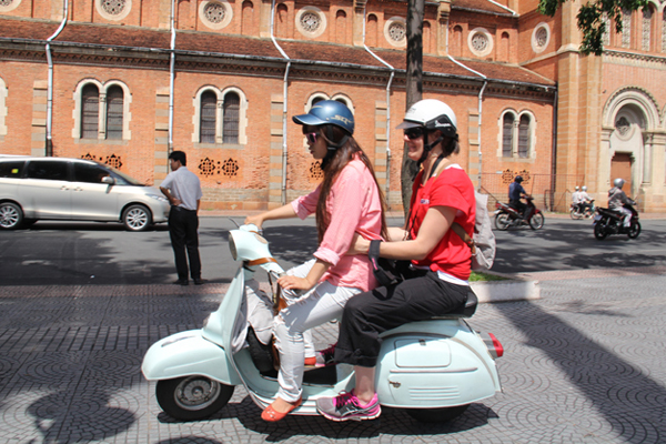 vespa tour 2