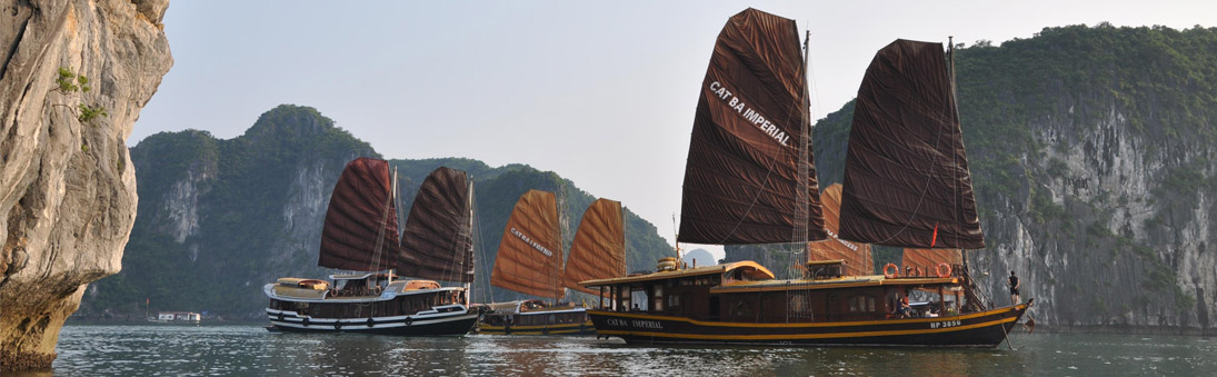 Private cruise in legendary Halong Bay