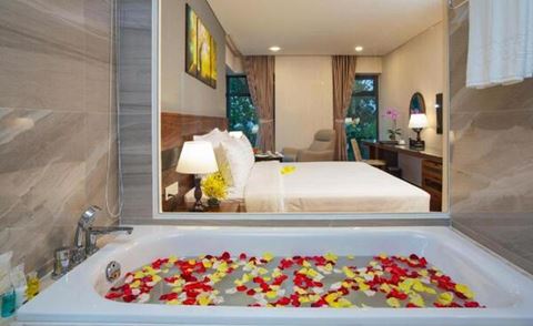 Orchids Saigon Hotel