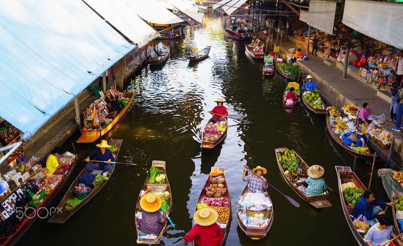 mercado flotante en bangkok