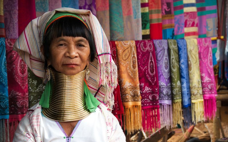 mujer jirafas de tailandia