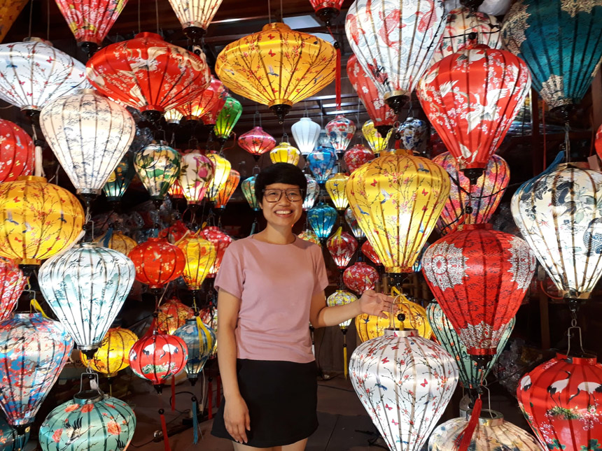 Thanh loves lanterns!!