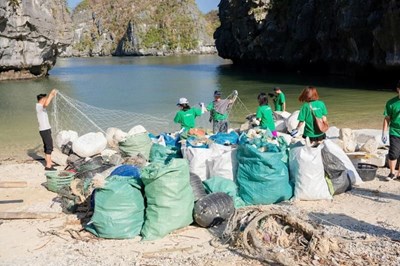 Many types of waste were collected after hours of hard work