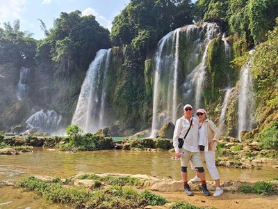 Leonardo and his wife enjoying other breathtaking views at Ban Gioc Waterfall