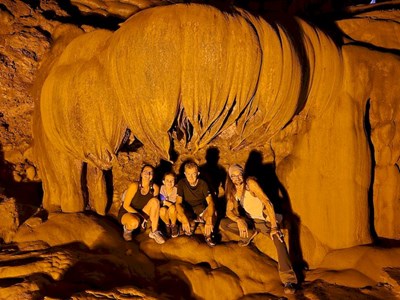 Cueva Nguom Ngao (obra maestra increíble en las montañas del norte)