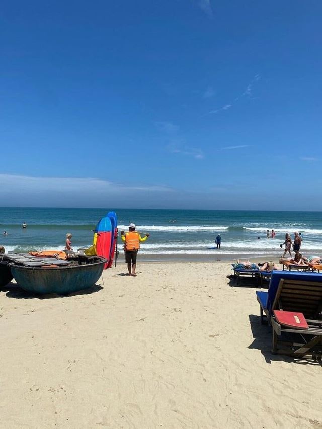 Descanso en la costa de Hoi An