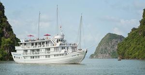 Bahía de Halong, una de las 7 Bellas del mundo (Usted puede elegir crucero)