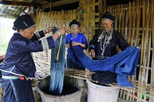 Vibrant textiles and tradition come alive in Lung Tam Village