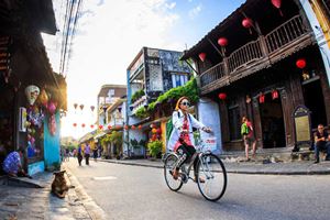 Paseo por el casco antiguo de Hoi An en bici
