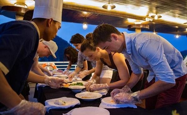 Partipación en la clase de cocina en crucero