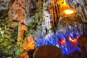 Explora la cueva de Thien Canh Son