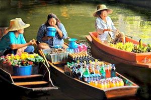 Explora el ritmo de la vida cotidiana en los mercados flotantes