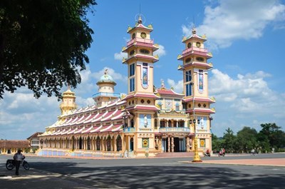 Excursión por Cao Dai y Tuneles de Cu Chi en 1 día