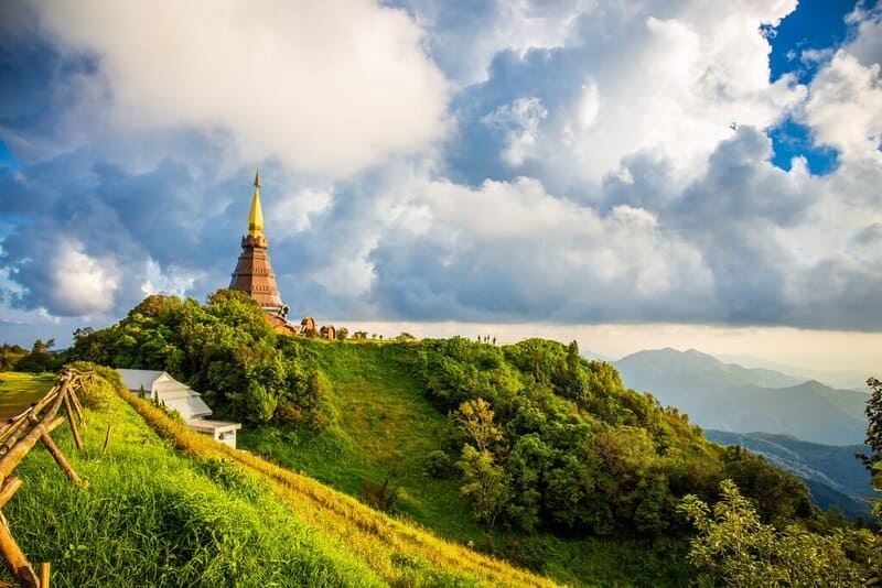 Majestic Peaks and Misty Valleys: Doi Inthanons Timeless Beauty