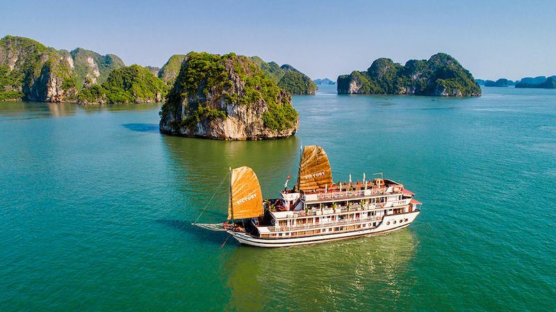 Bahía de Halong, una de las 7 Maravillas del mundo (Usted puede elegir crucero)