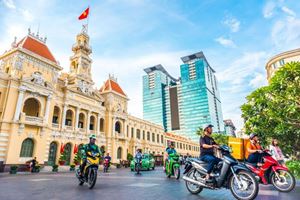 Experimenta el ritmo de vida rápido y ruidoso en la ciudad de Ho Chi Minh