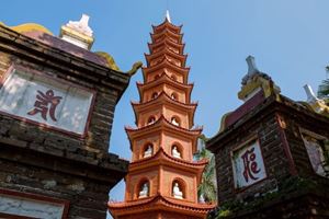 La Pagoda Tran Quoc, de más de 1.500 años, es la pagoda más antigua y sagrada de Hanói.