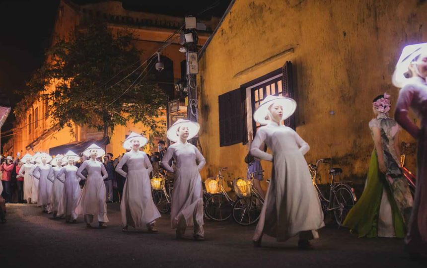 Mini open-air show "Hoi An Memories"