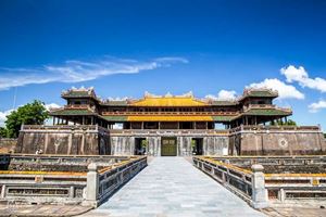 La belleza de la enorme arquitectura de la Ciudad Imperial de Hue