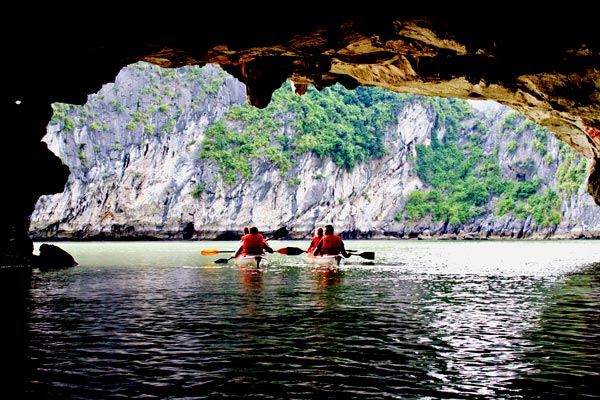 Descubrimiento de la bahía de Halong en kayak