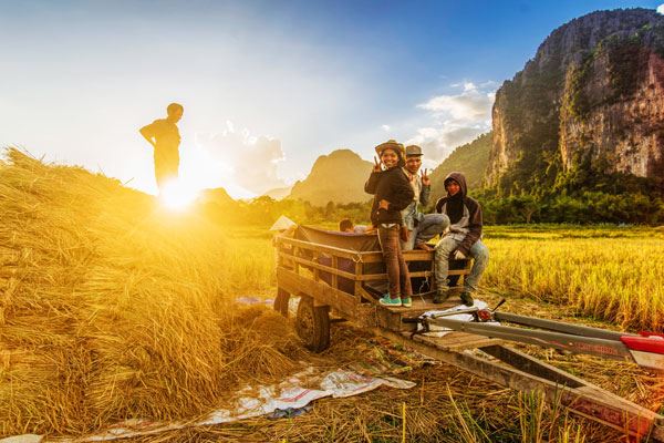 La gente local amable en Laos