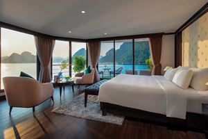 A cabin aboard a luxurious boat in Halong Bay