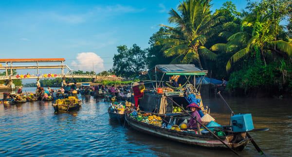 Navigating the waterways of Can Tho in the Mekong Delta