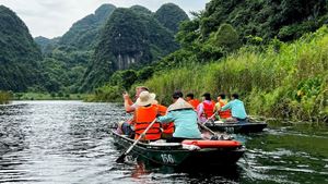 Paseo por el río Ngo Dong, Tam Coc, Ninh Binh en barco