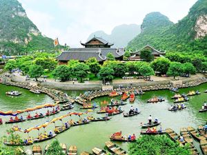 Ninh Binh en una ocasión festival en el inicio del año nuevo lunar