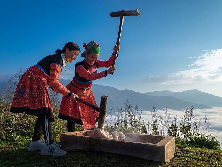 Crushing of rice grains