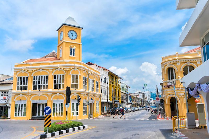 El casco antiguo de Phuket es una muestra de su patrimonio cultural y religioso.