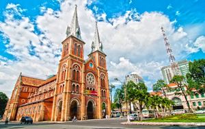 Discover Ho Chi Minh City through its historical and architectural attractions.