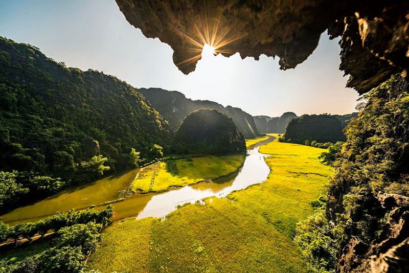 Boat rides through Tam Cocs natural splendor