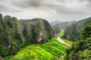 Ninh Binh es conocida como la bahía de Halong en tierra