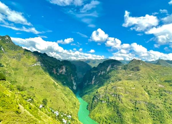 Majestic beauty of Ha Giang's Nho Que River