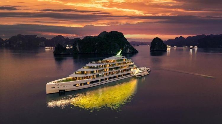 Noche a bordo en la bahía de Halong