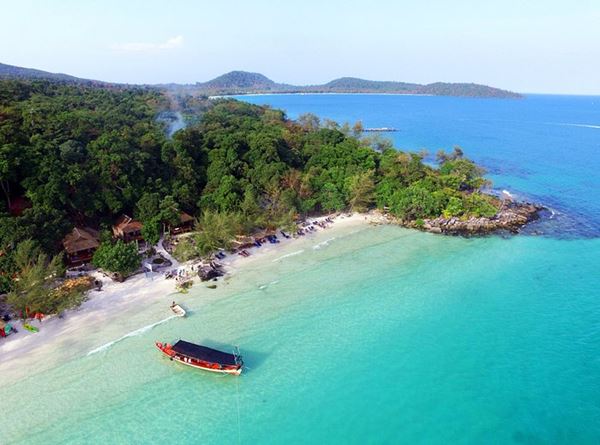 Turquoise Paradise: Koh Rong's pristine beaches beckon